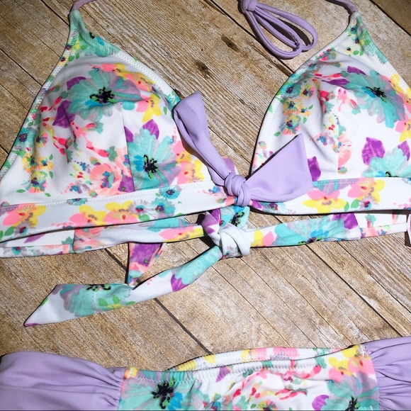 Victoria Secret Bikinis 2PC - Picture 3 of 6